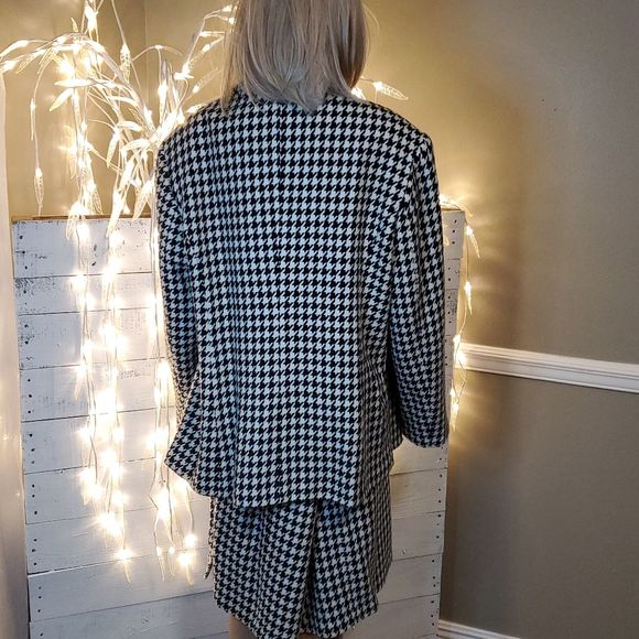 Newport News Black and White Houndstooth Skirt Set - Picture 2 of 9